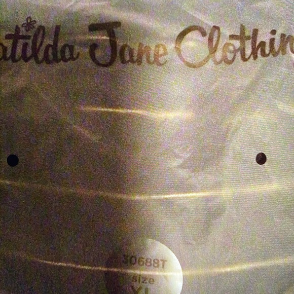 Top - Picture 4 of 4